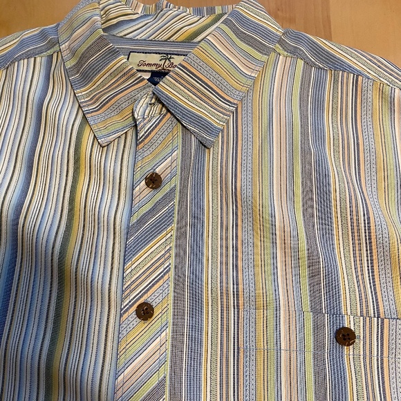 🎉host pick🎉 Tommy Bahama 100% Silk Dress Shirt - Picture 3 of 4